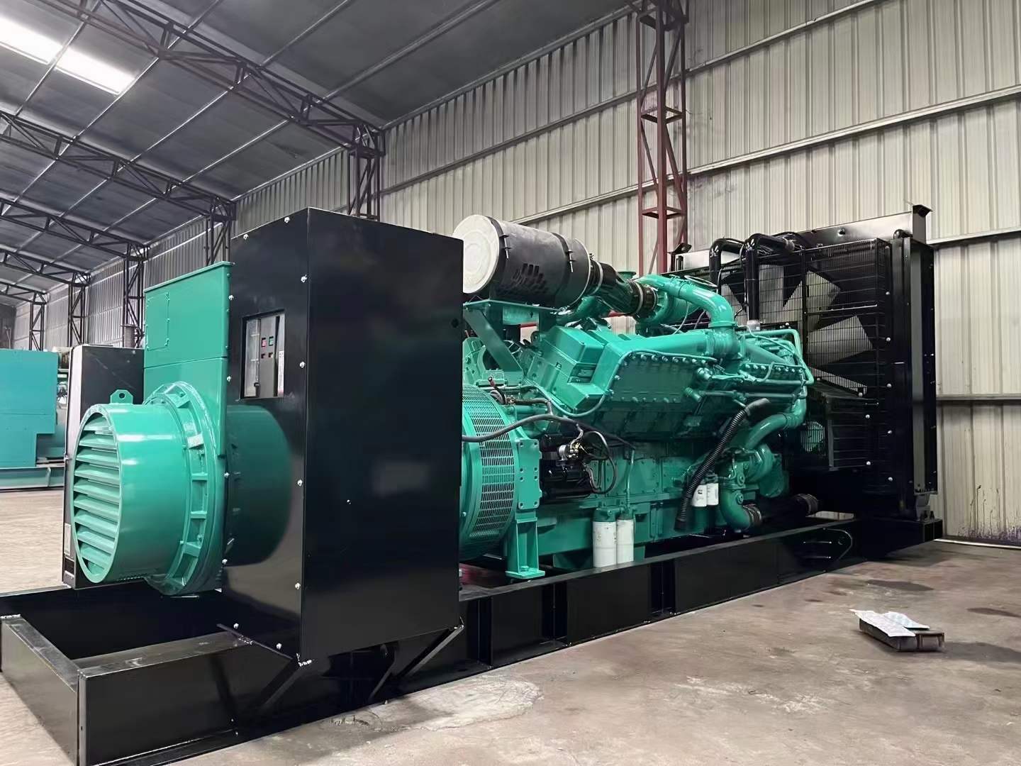 杭锦后如何降低 800kW 柴油发电机输出电流的波动？