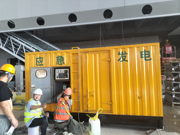 杭锦后怎样判断空气滤清器是否需要更换？